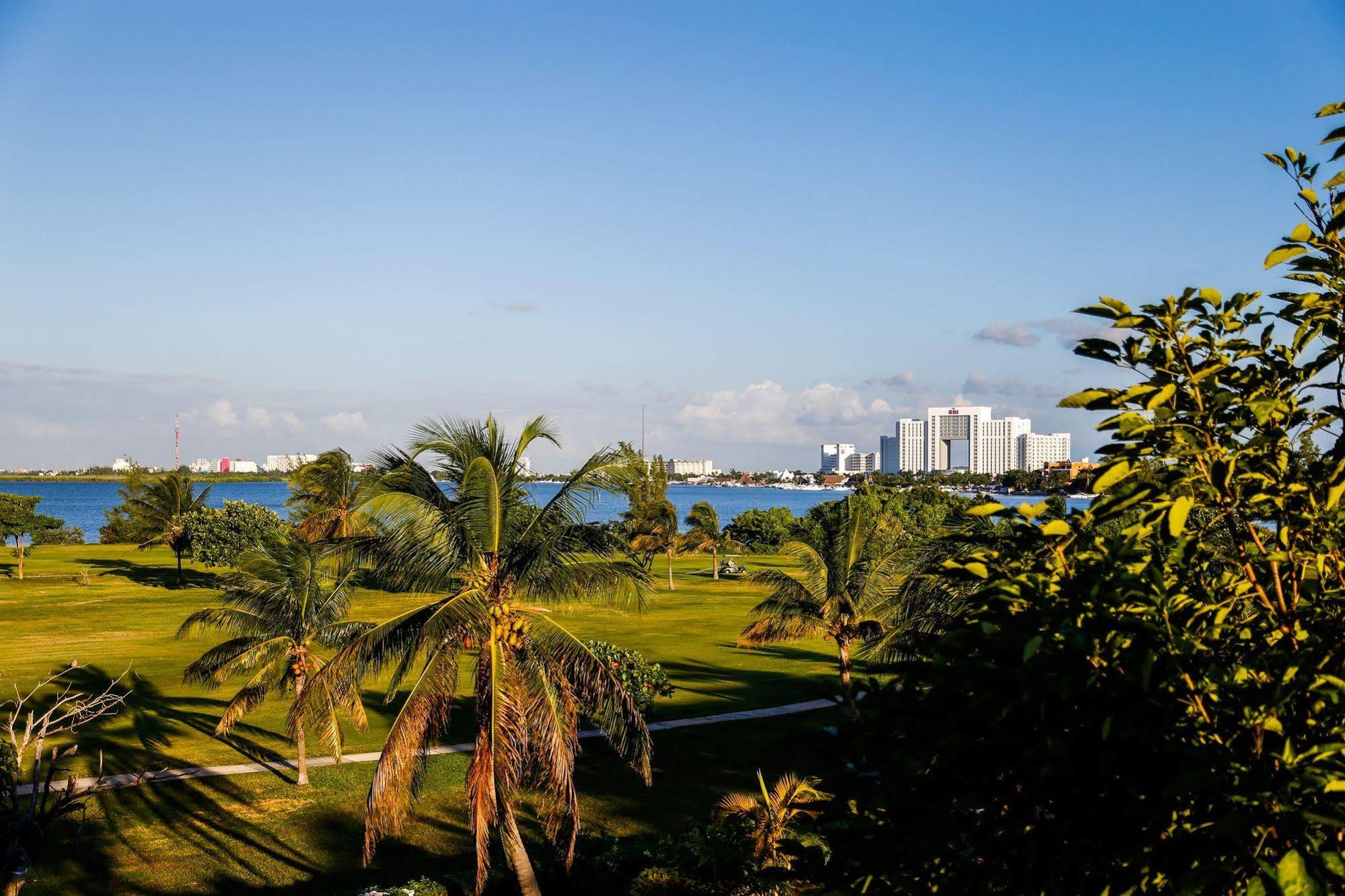 Hostel Natura Cancun Bagian luar foto